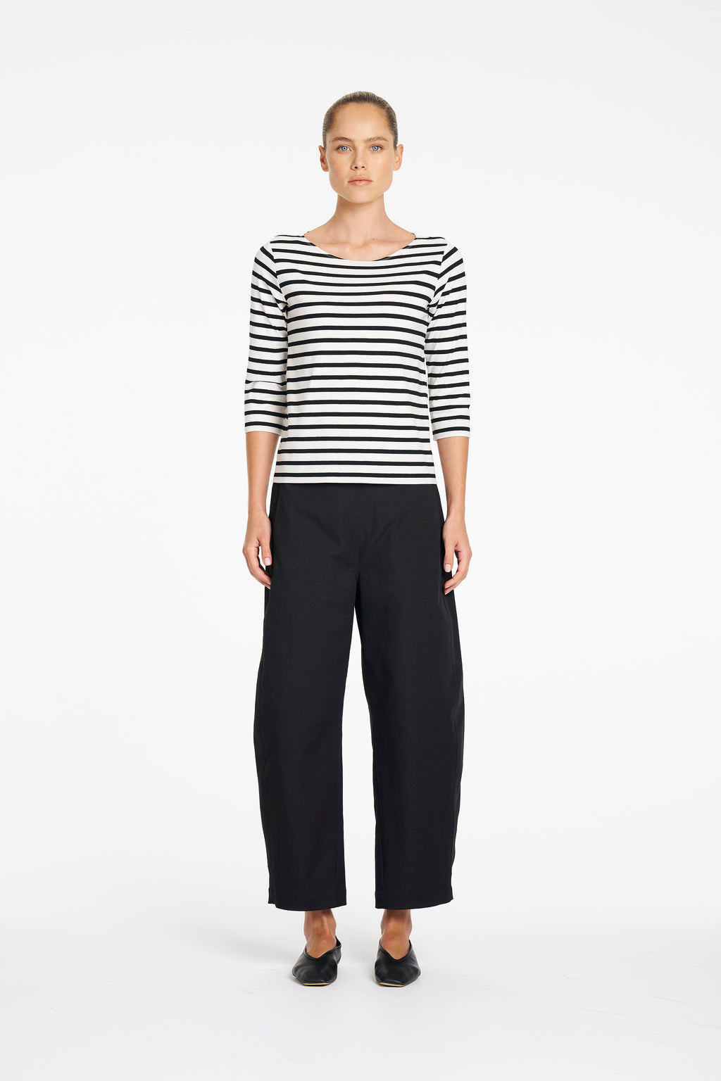 Relaxed Boat Neck in White/Black