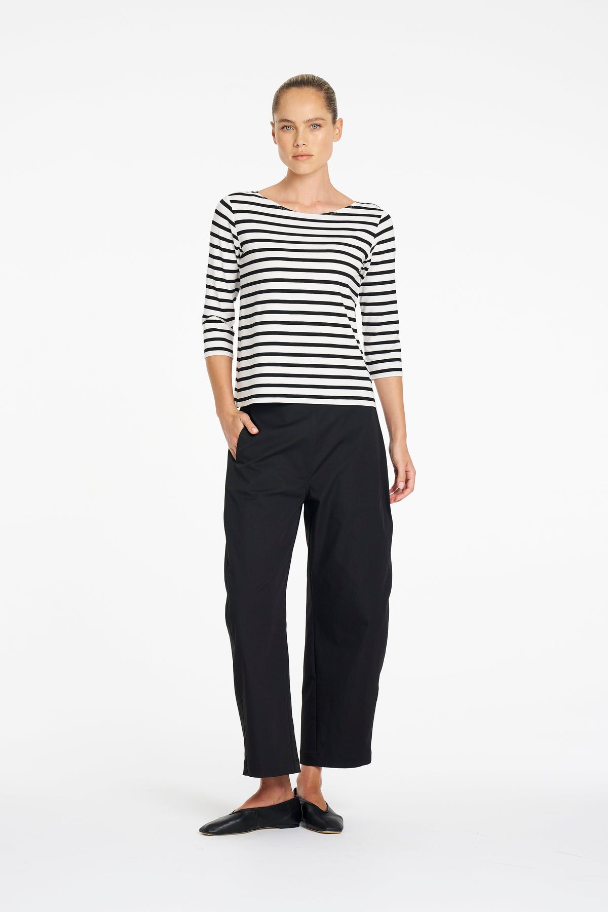 Relaxed Boat Neck in White/Black