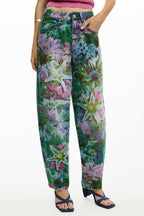 Bettle Denim Jeans in Medium Wash