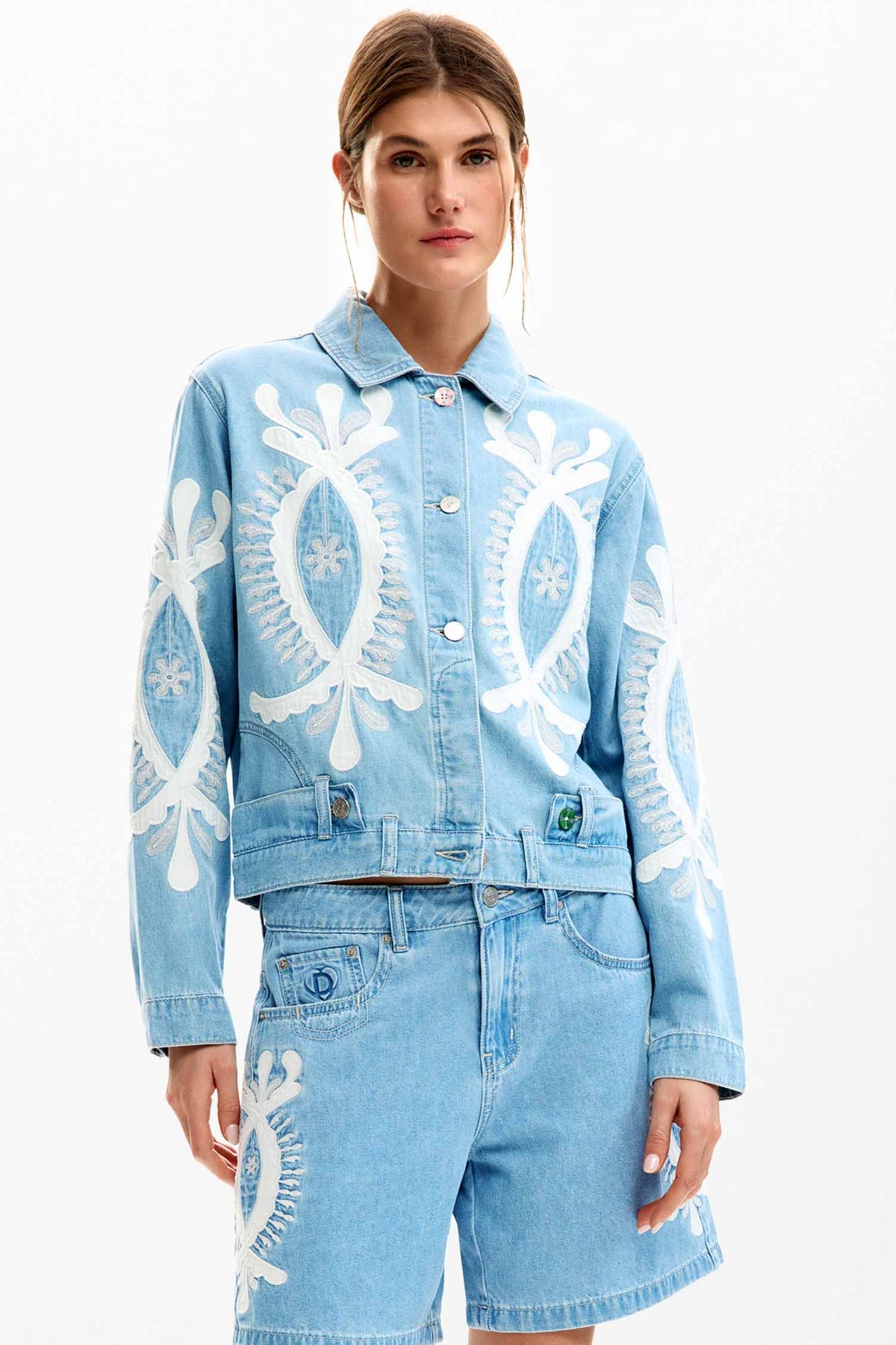Border Denim Jacket in Medium Wash