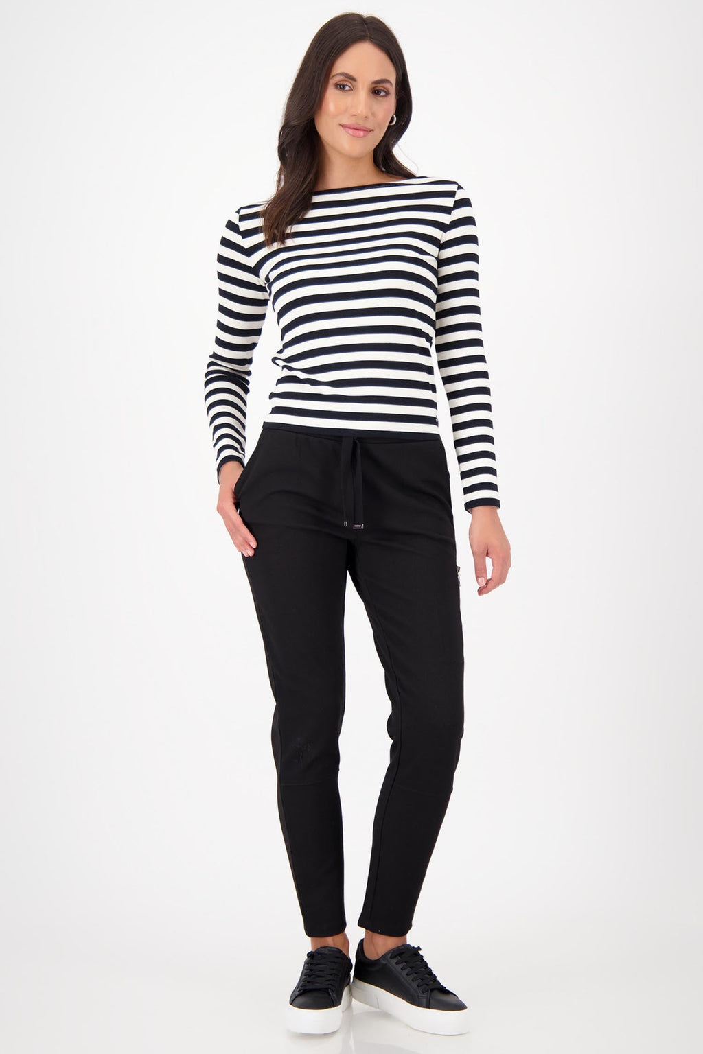 Classic Jogger in Black