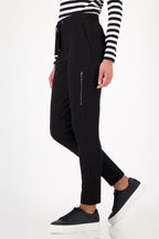 Classic Jogger in Black