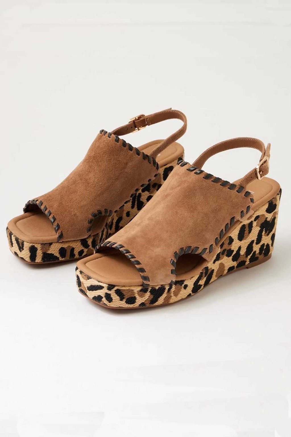 Conee Suede Wedge in Light Choc