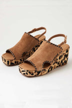 Conee Suede Wedge in Light Choc
