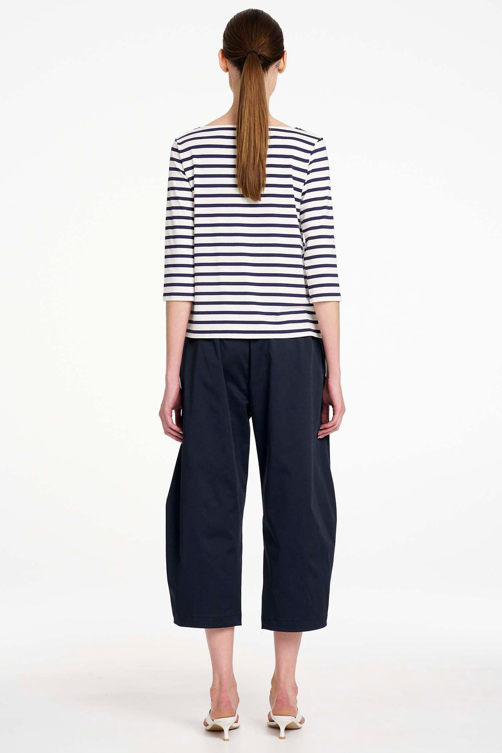 Crop Barrel Pant in Navy