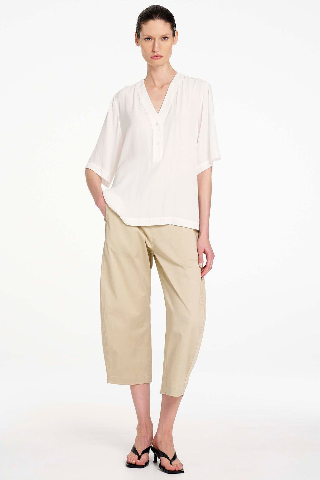 Crop Barrel Pant in Straw
