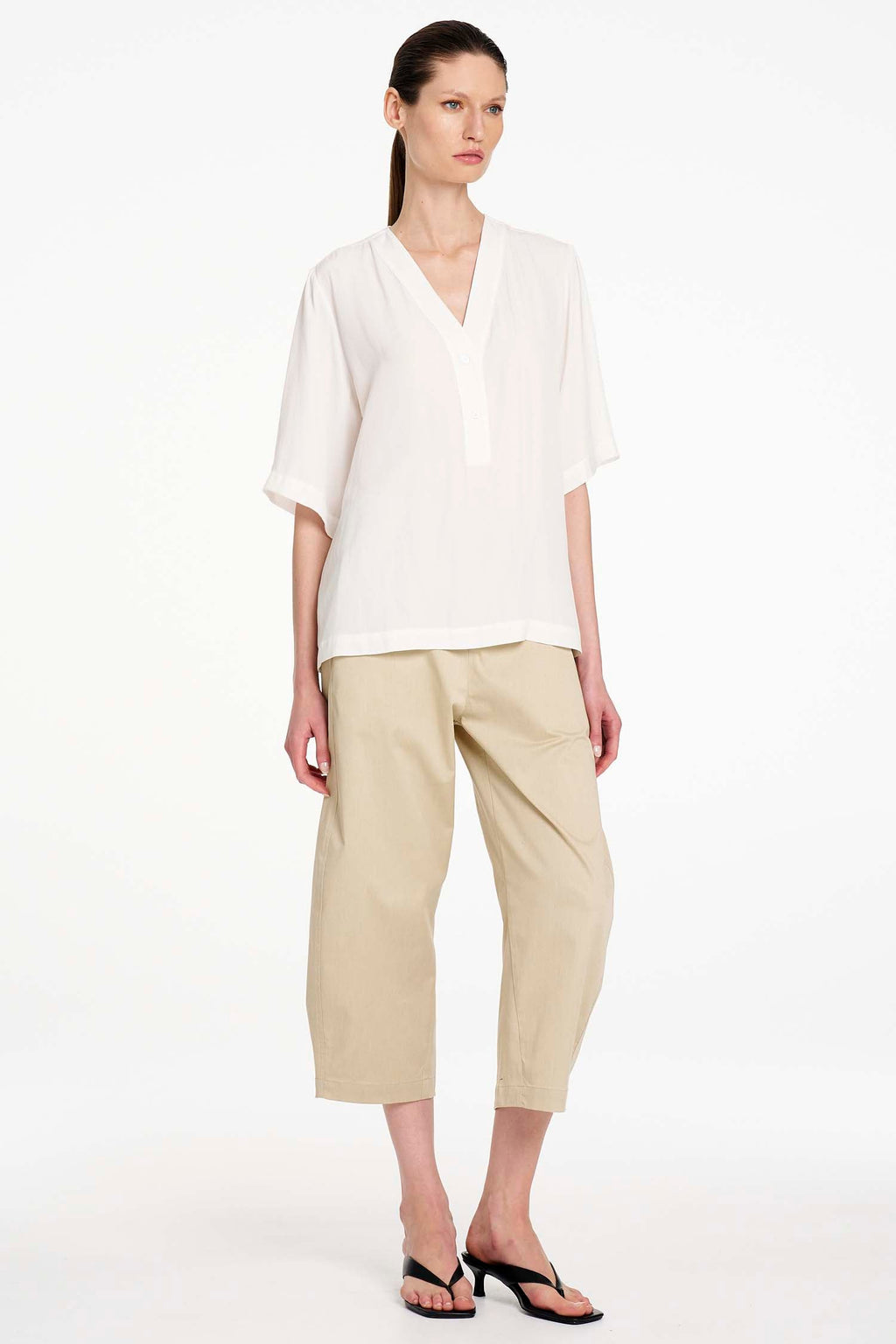 Crop Barrel Pant in Straw