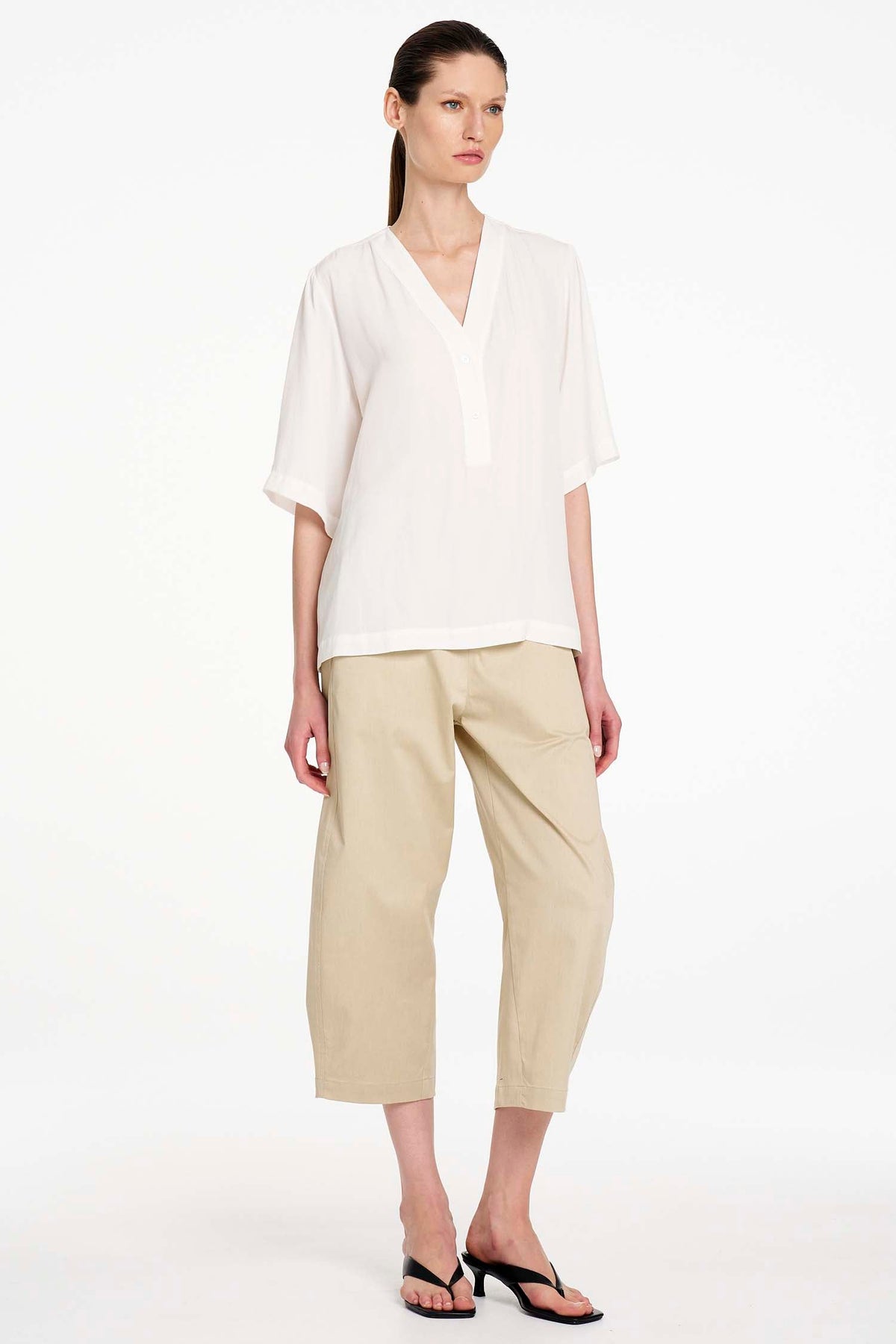 Crop Barrel Pant in Straw