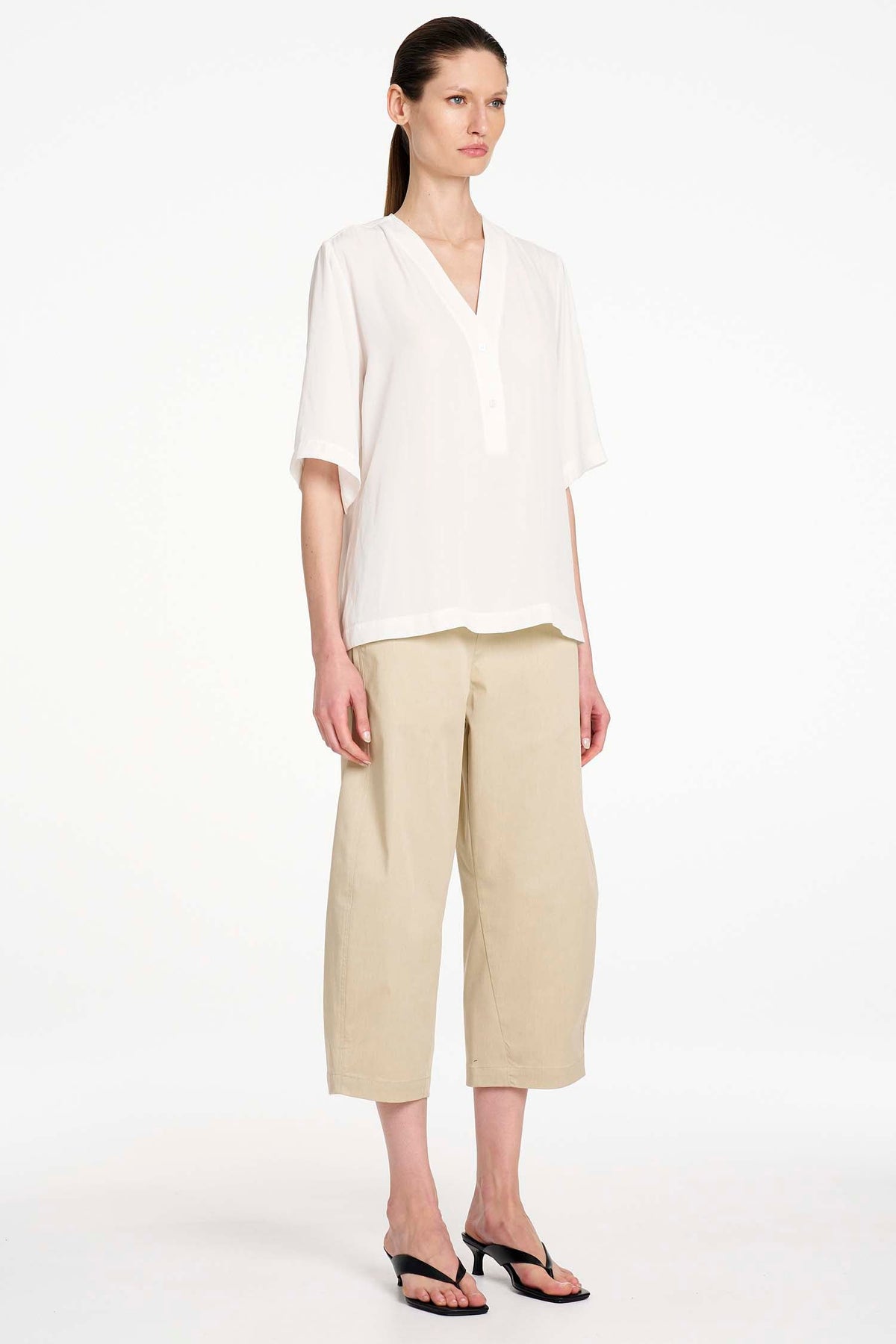 Crop Barrel Pant in Straw