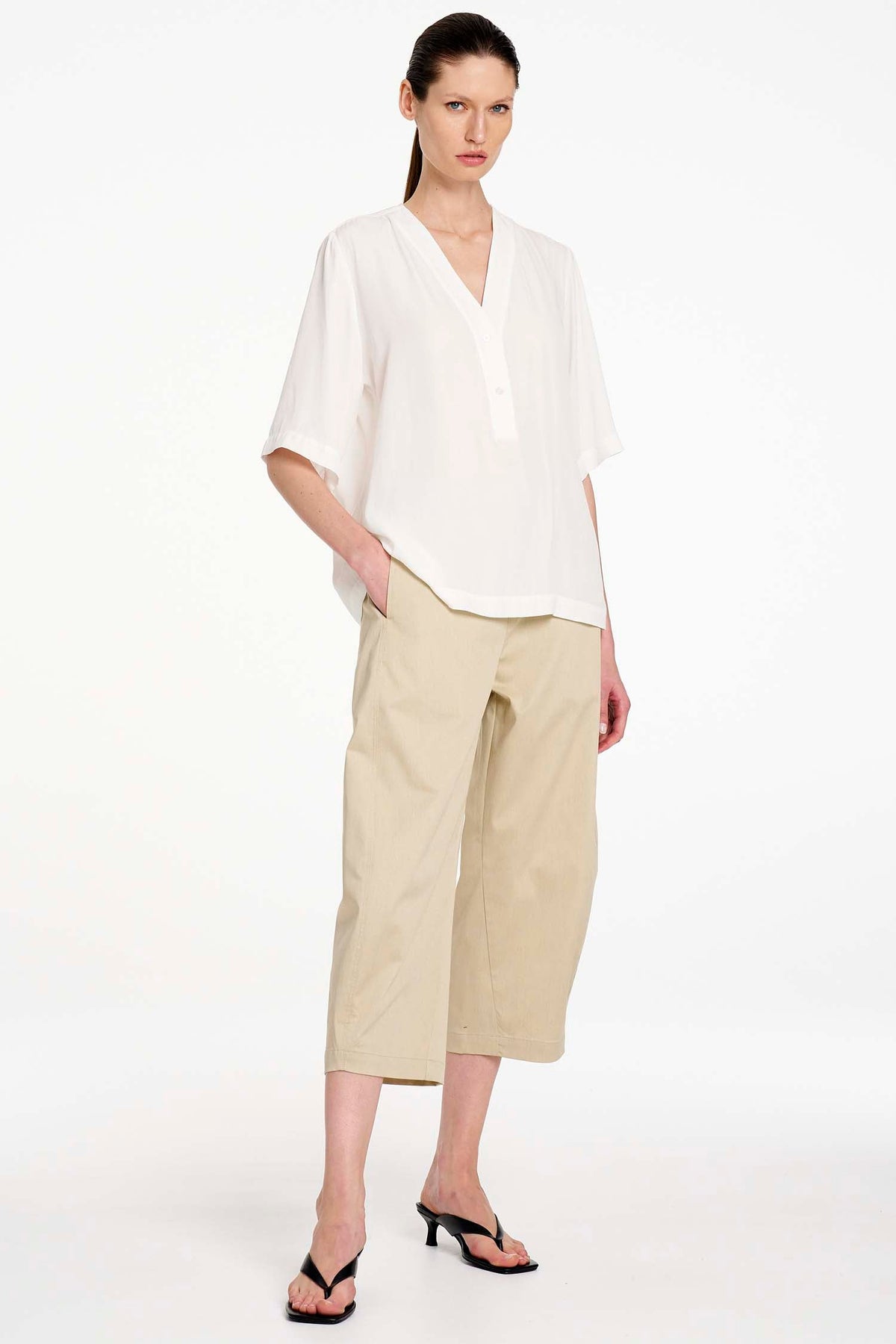 Crop Barrel Pant in Straw