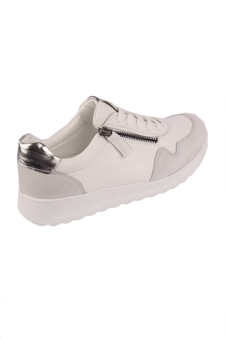 EG09 Sneakers in White Grey