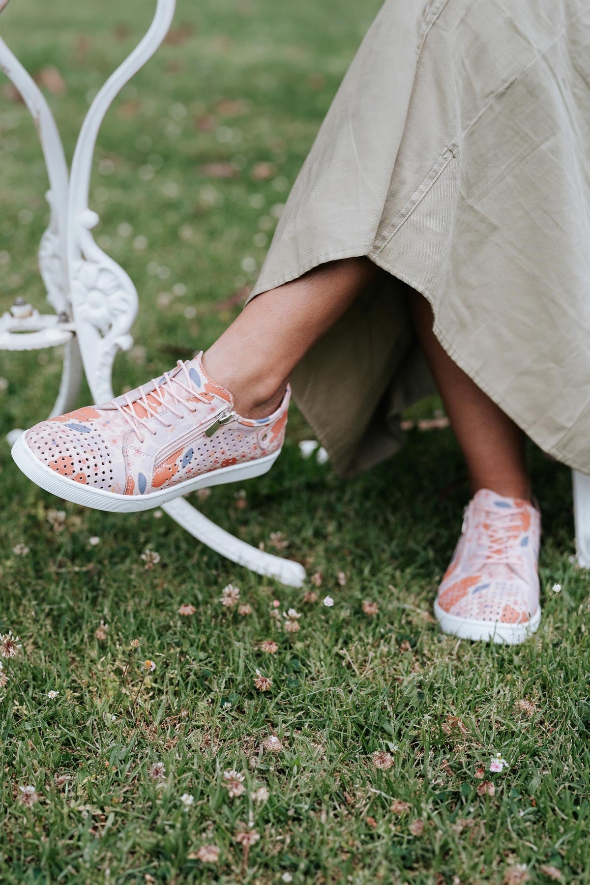 EG17P Zipped Sneakers in Mojave