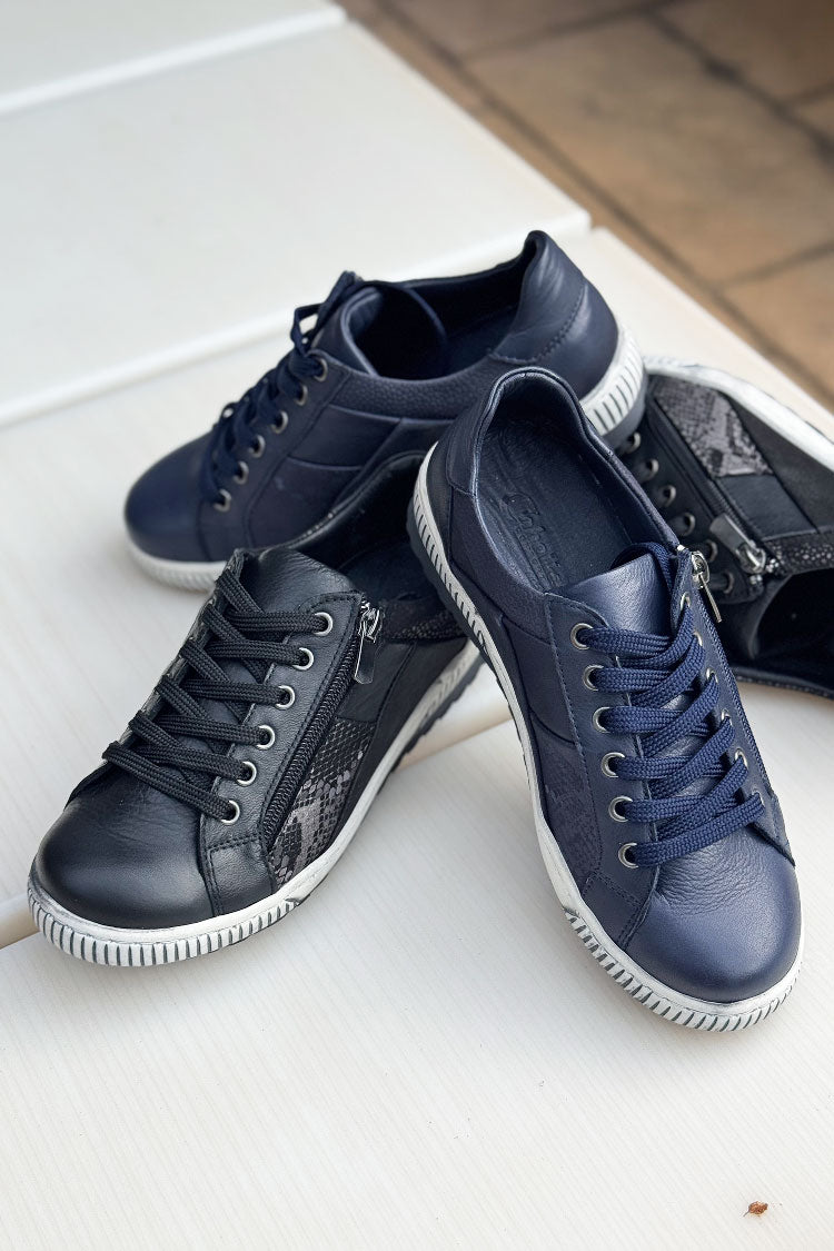 EG80 Sneakers in Black