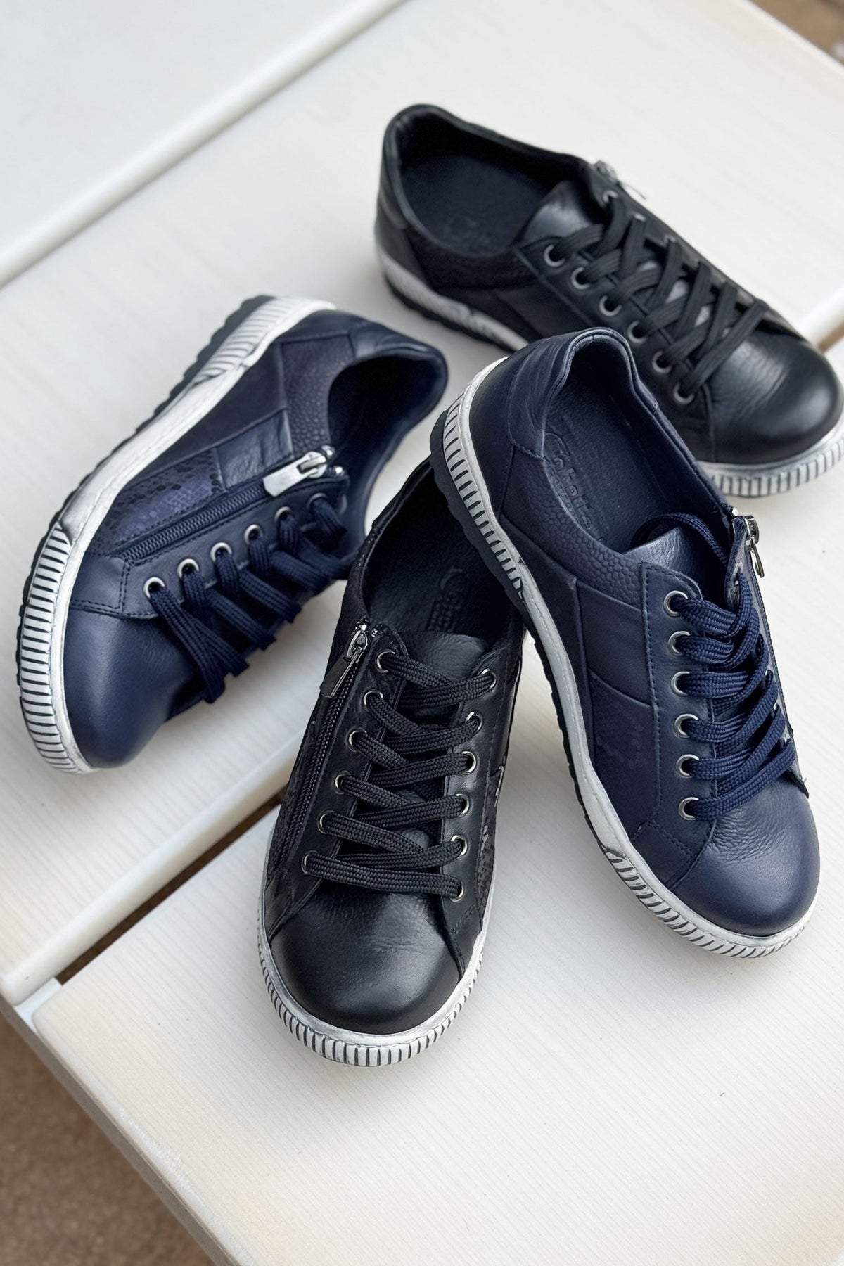 EG80 Sneakers in Black