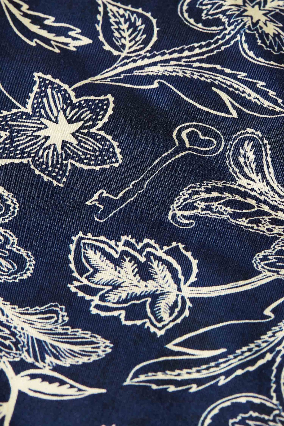 Eleni High-Rise Wide Leg 30" Pants in Lucky Bandana Dress Blues
