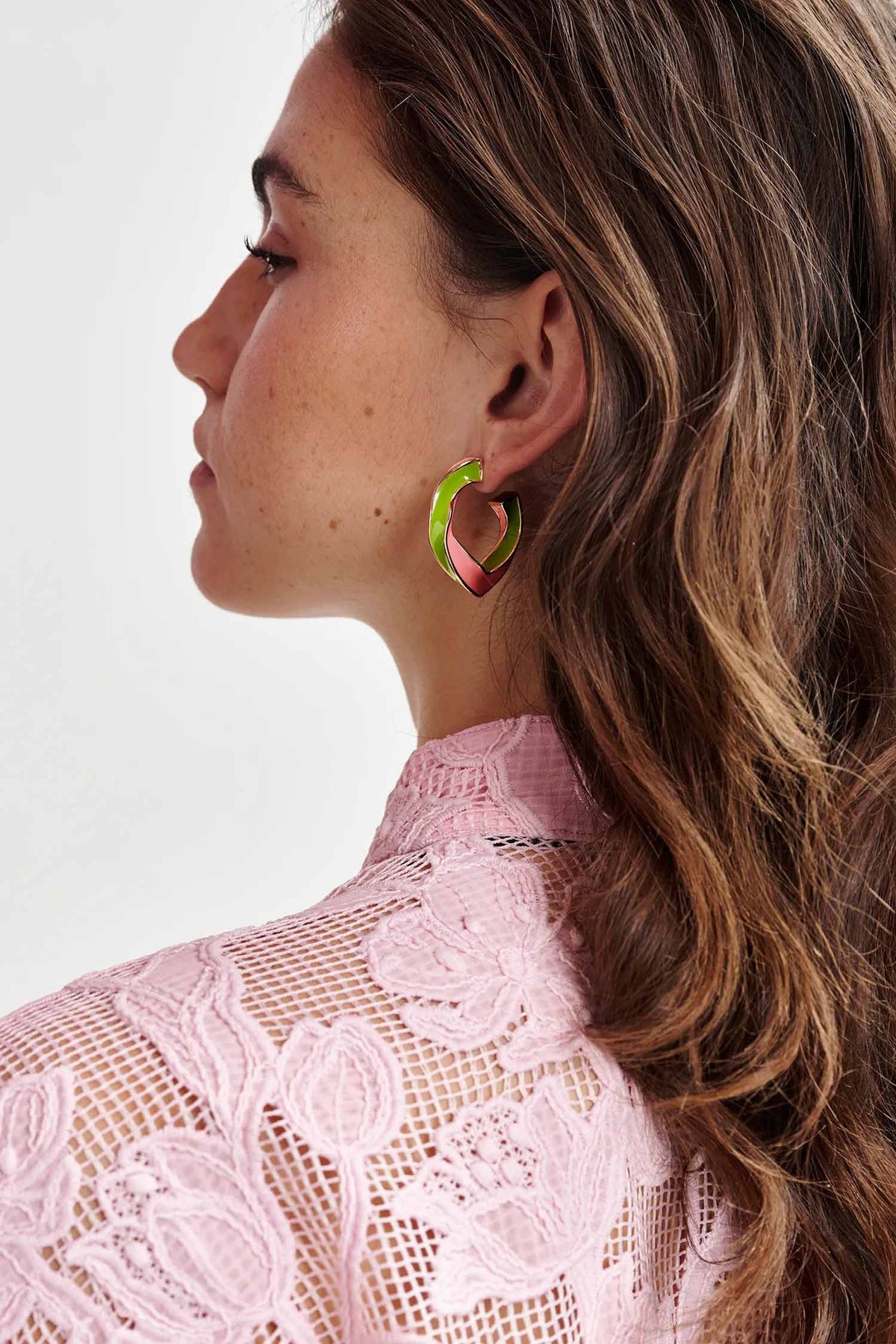 Hicolor Twisted Bicolour Earrings in Pure Pink