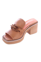 Jennys Leather Sandals in Tan