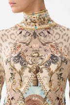 Jersey Turtleneck in Aranjuez Animalia