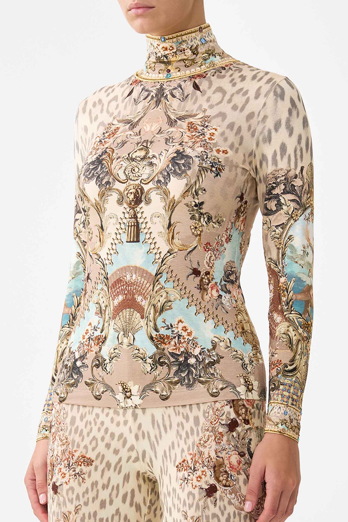 Jersey Turtleneck in Aranjuez Animalia