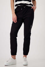 Jill Basic Pants in Black