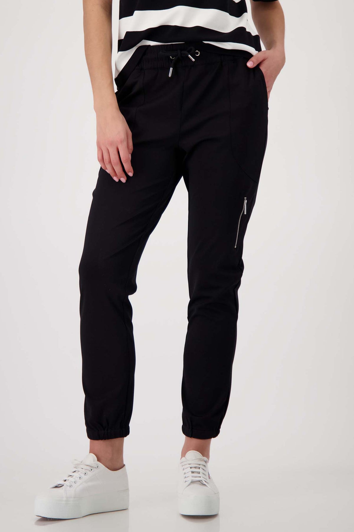 Jill Basic Pants in Black