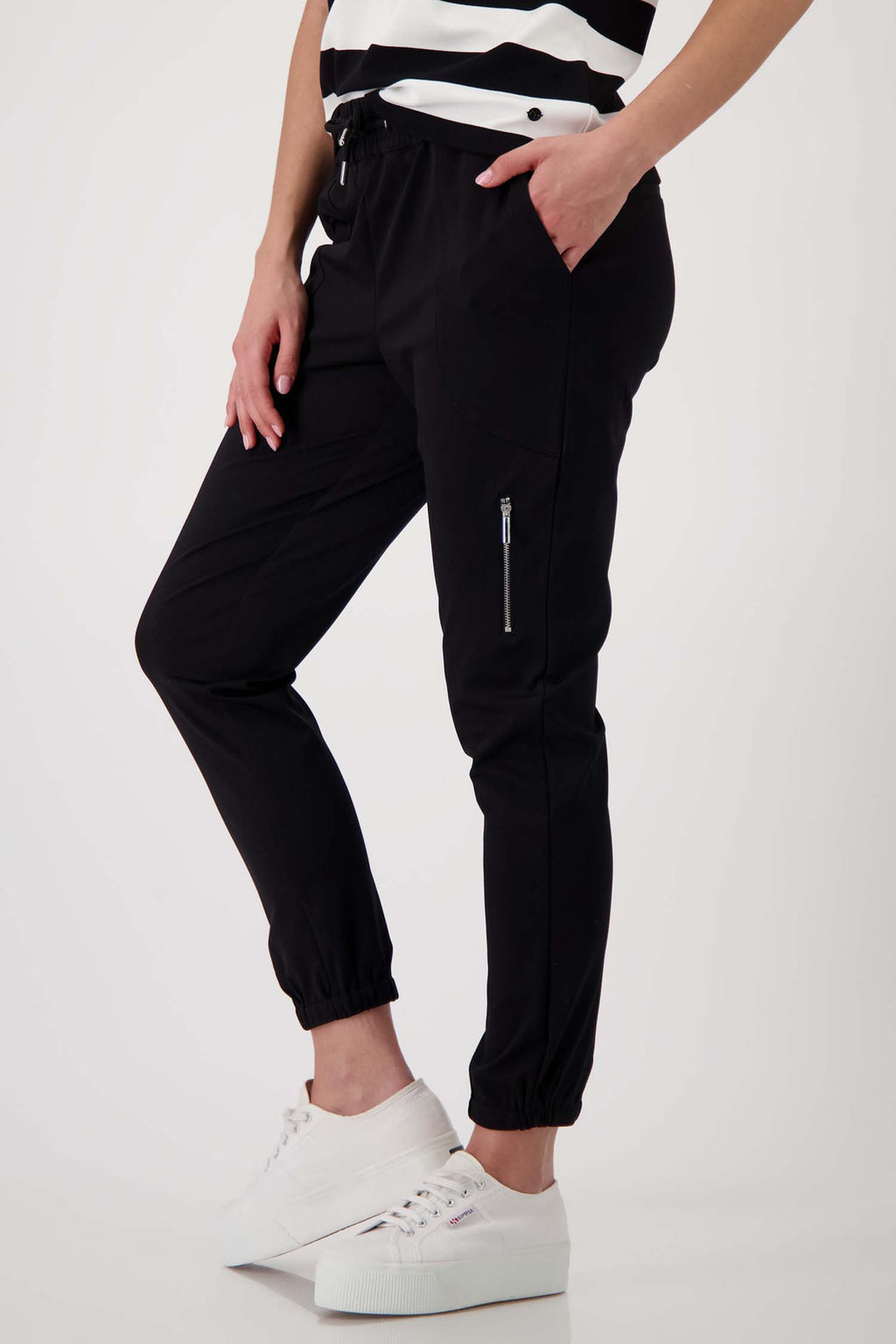 Jill Basic Pants in Black