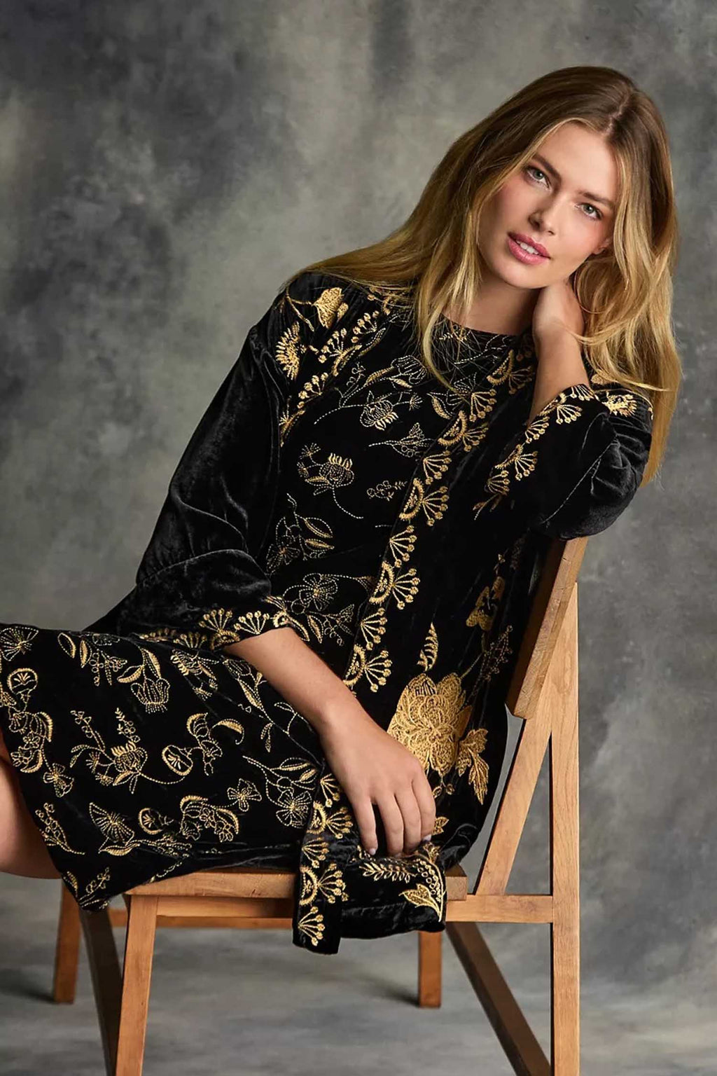 Lara Velvet Kimono in Black