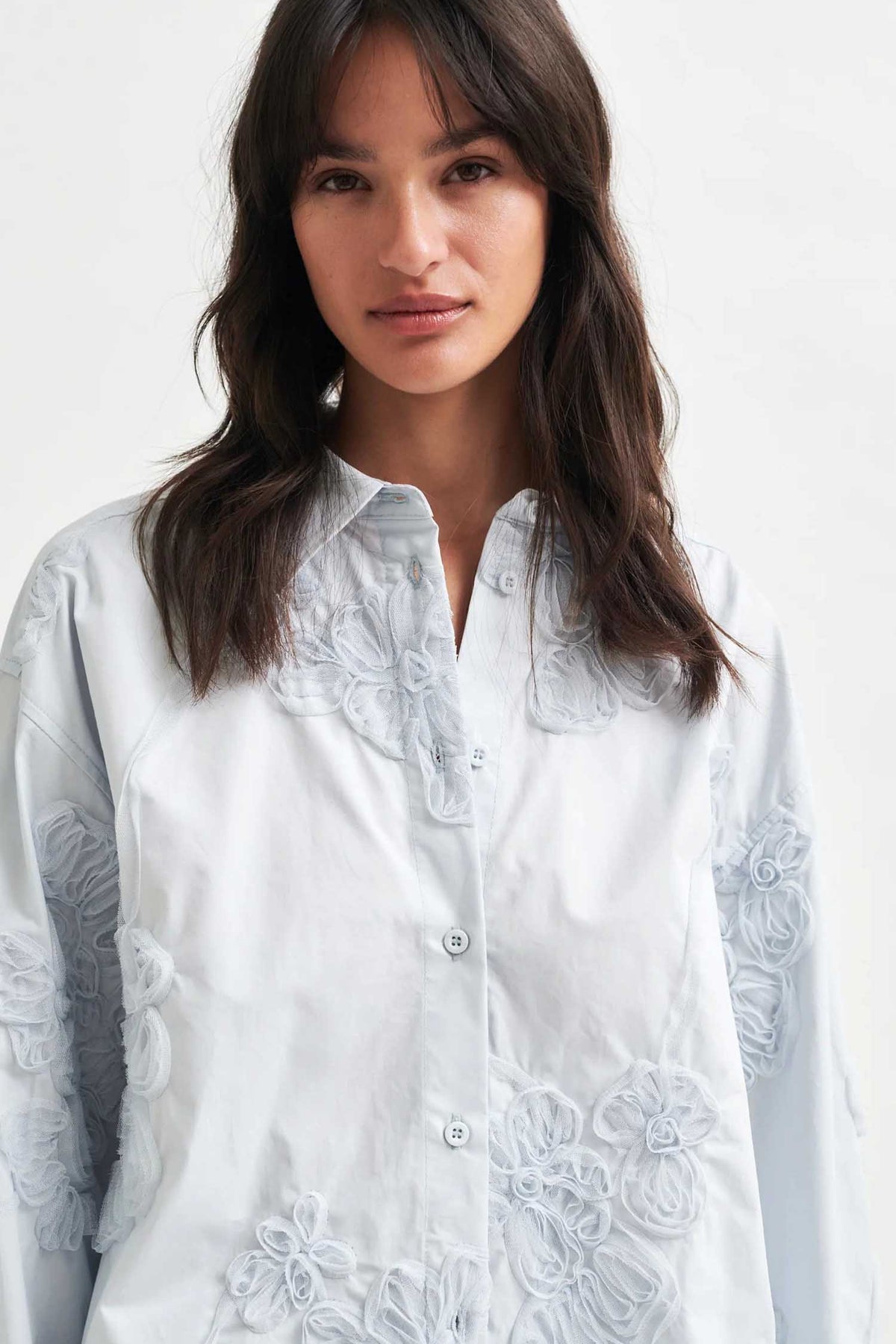 Liverno 3D Flower Shirt in Gray Dawn | FINAL SALE
