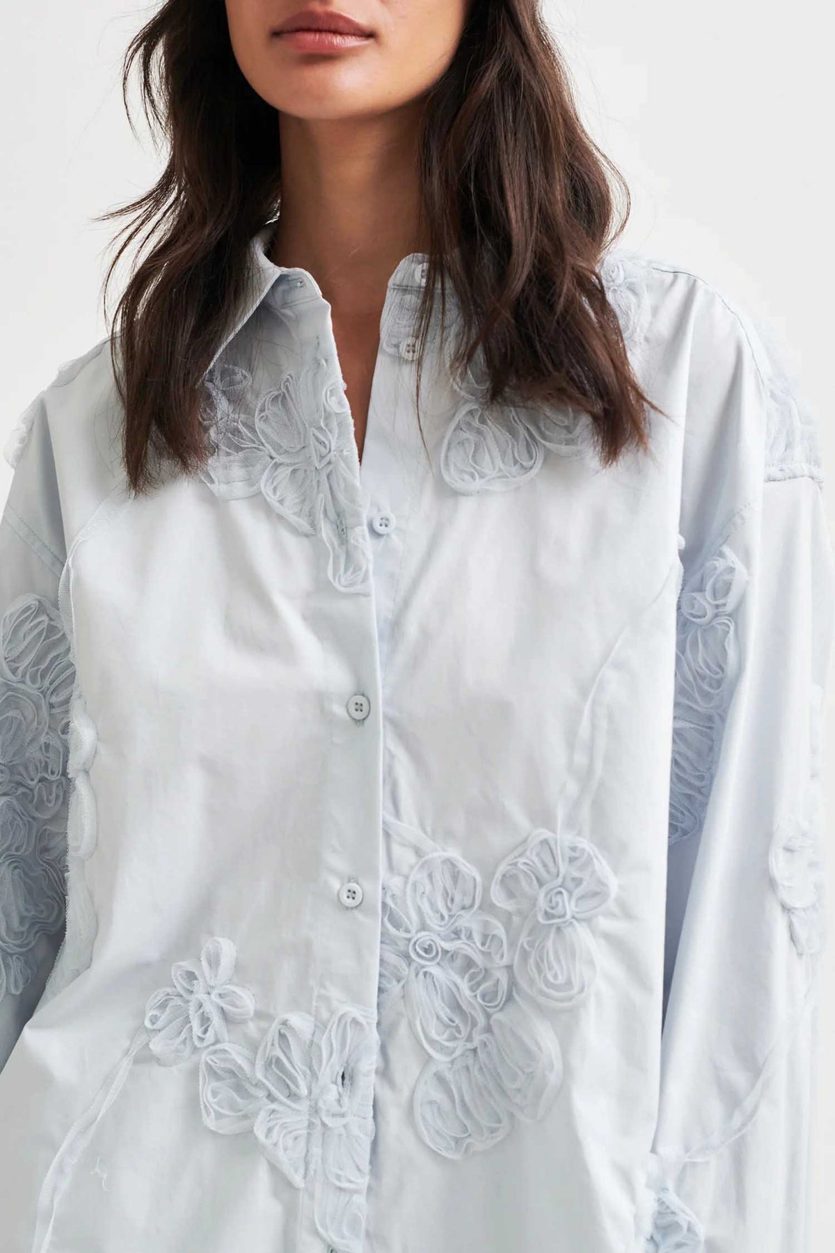 Liverno 3D Flower Shirt in Gray Dawn | FINAL SALE