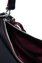 Manhattan Shoulder Bag w Stitching in Black