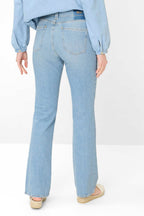 Mary Regular Boot Jean in Used Sky Blue