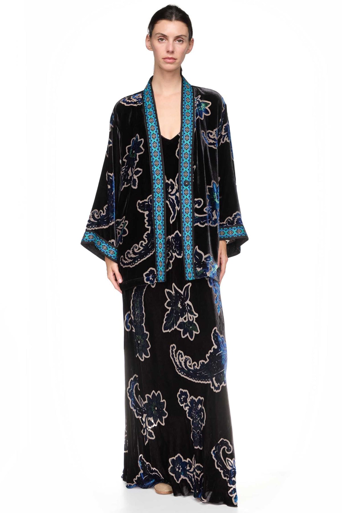 Merhawi Kimono in Monade Burnout