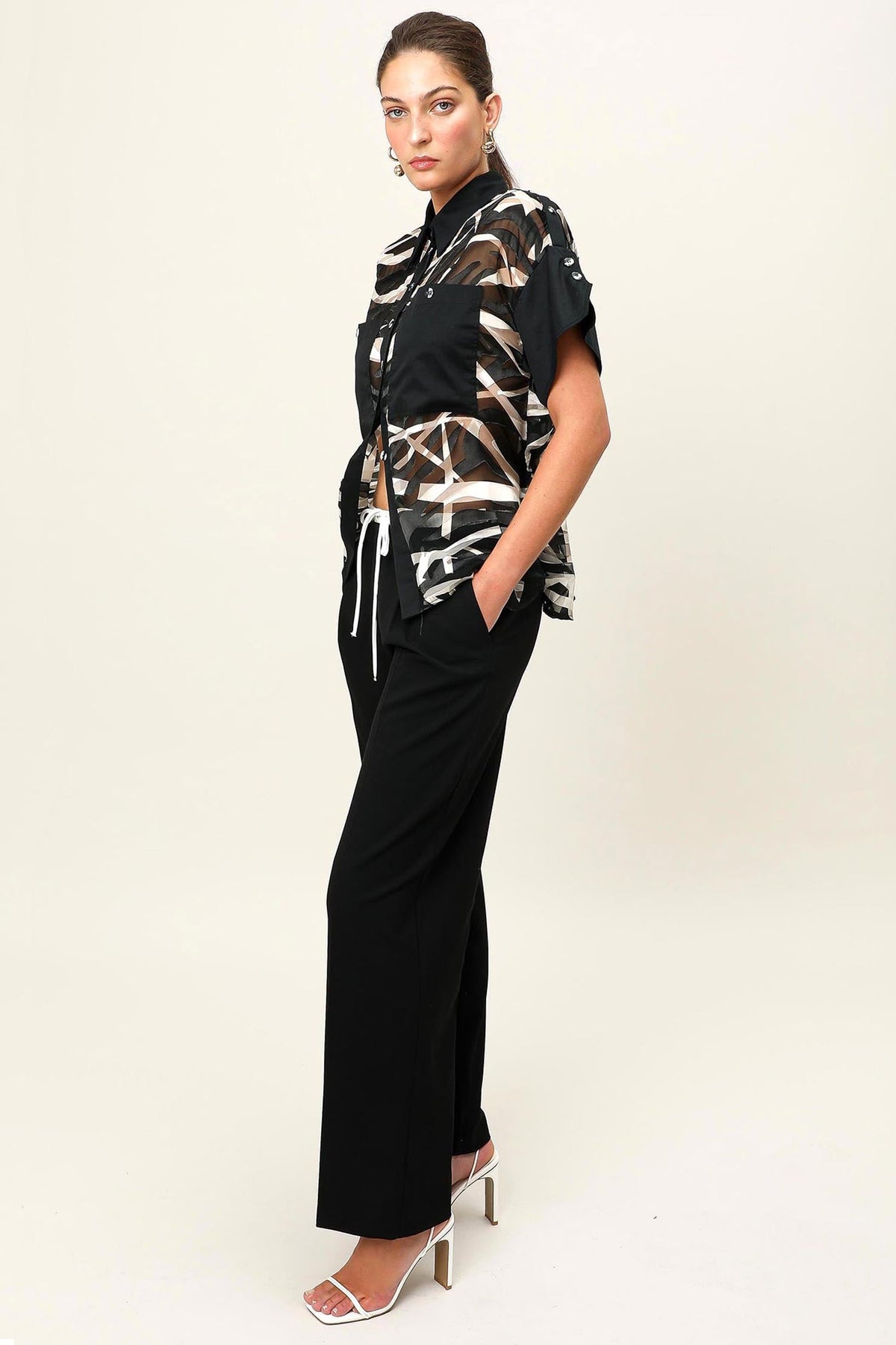 Muse Shirt in Champagne Noir