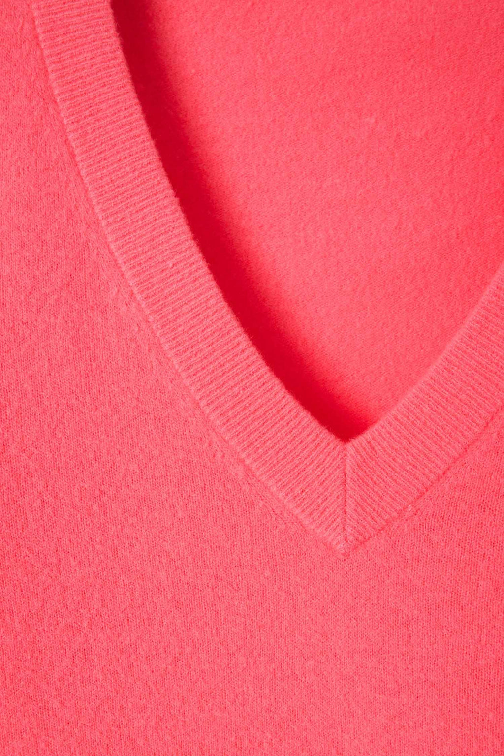 Raxow V-Neck LS Sweater in Fluorescent Hortensia
