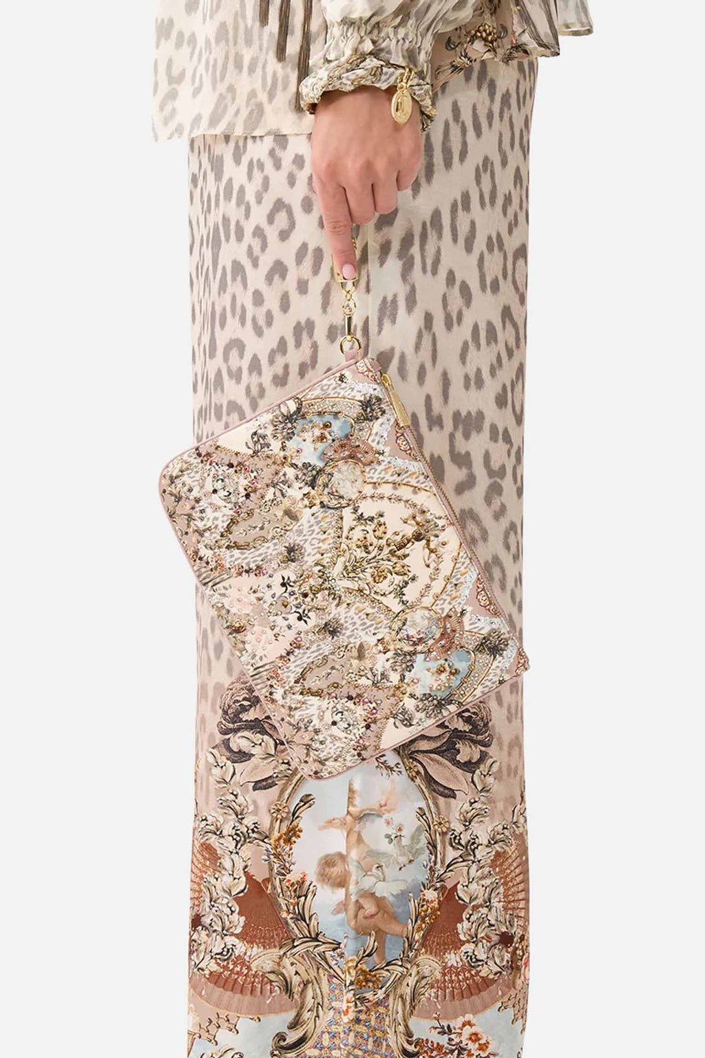 Scarf Clutch in Aranjuez Animalia