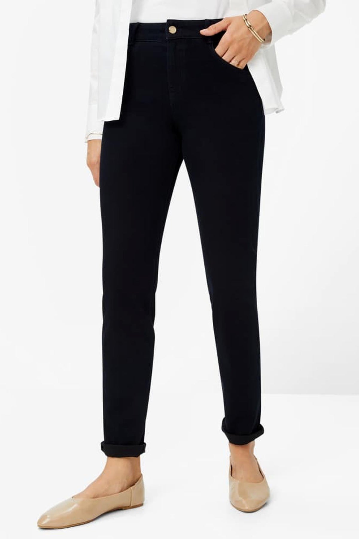 Shakira Slim-Fit Jeans in Clean Blue Black
