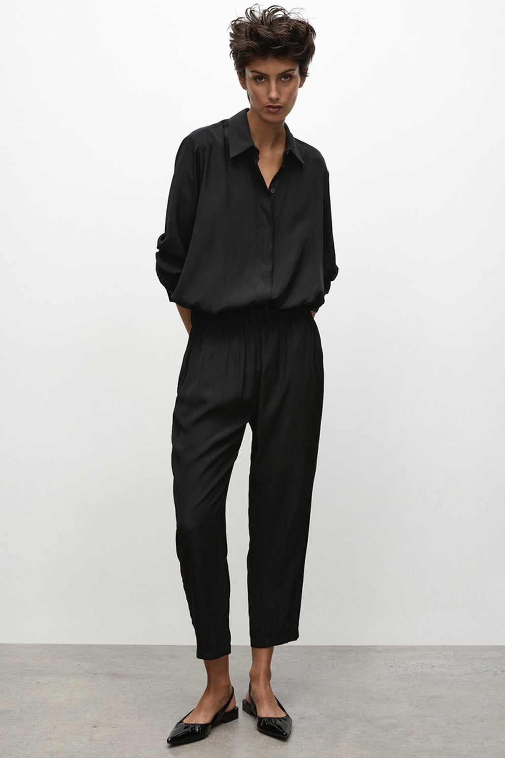 Soft Capri in Black