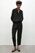 Soft Capri in Black