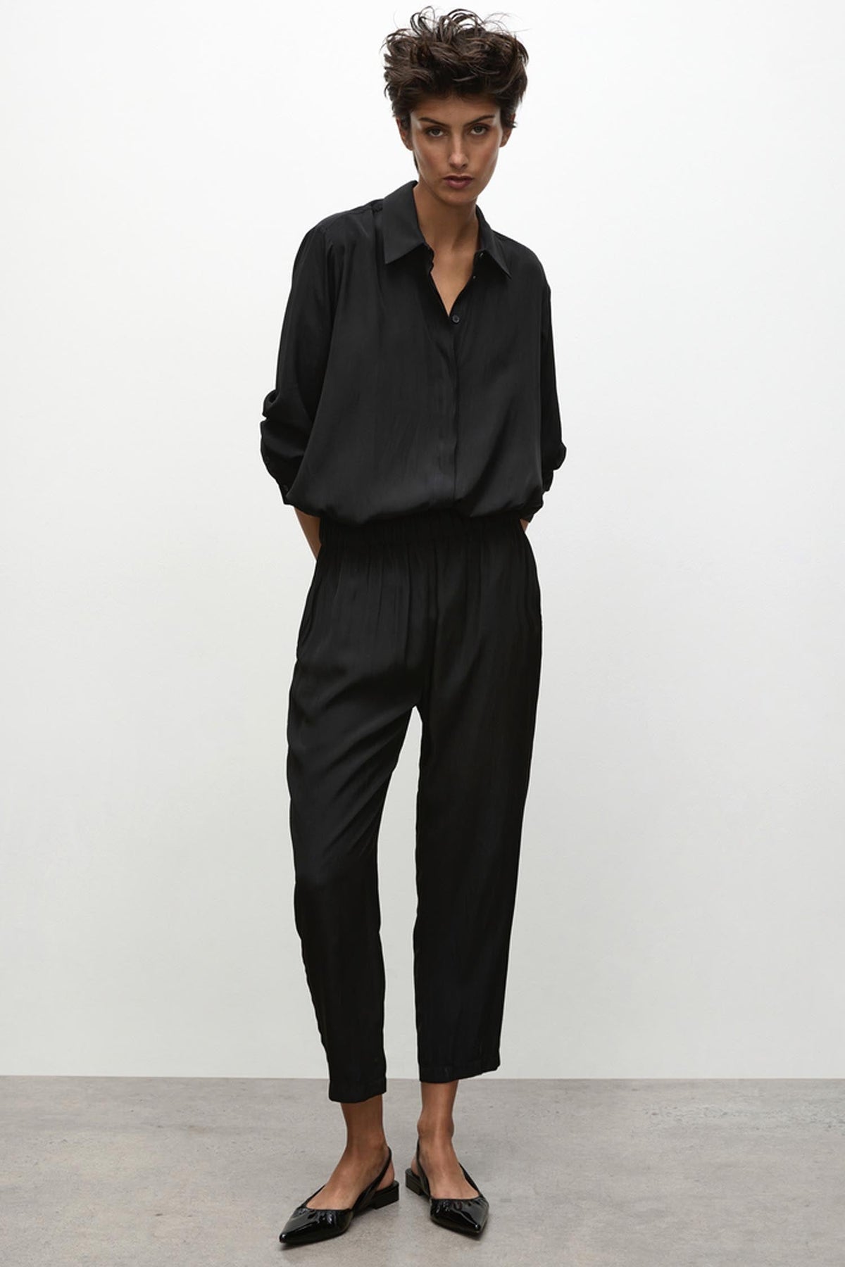 Soft Capri in Black