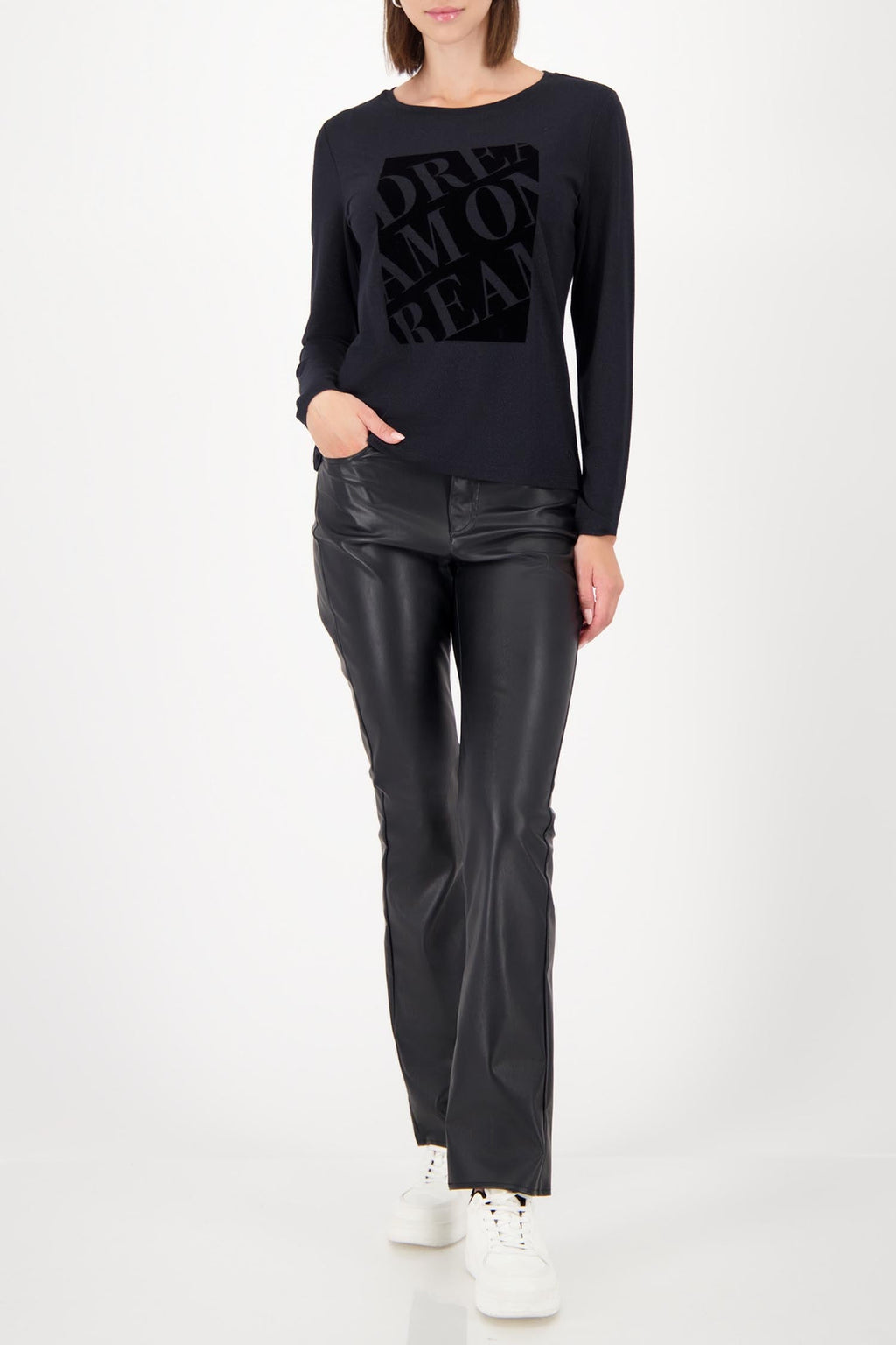 Round Neck T-Shirt in Black