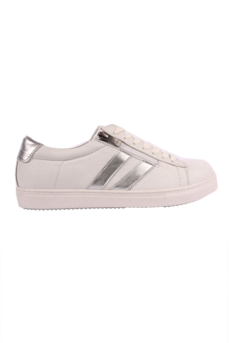 Ultimate Sneakers in White Silver