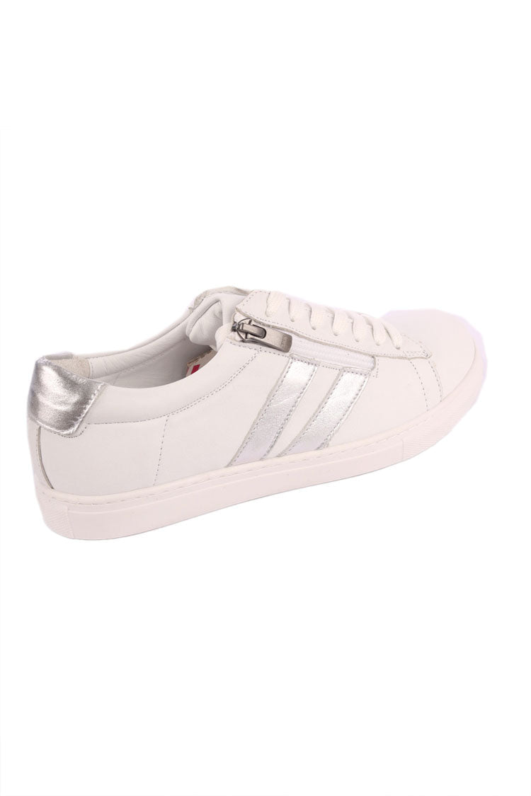 Ultimate Sneakers in White Silver