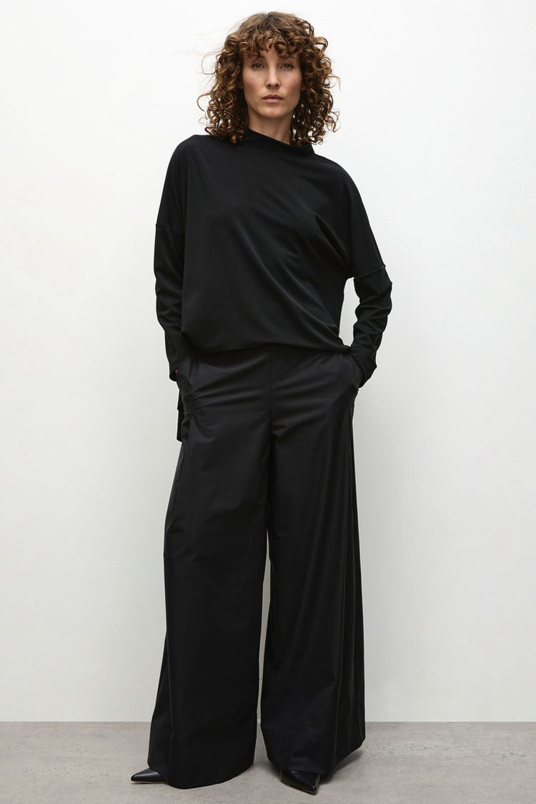 Vent Pant in Black
